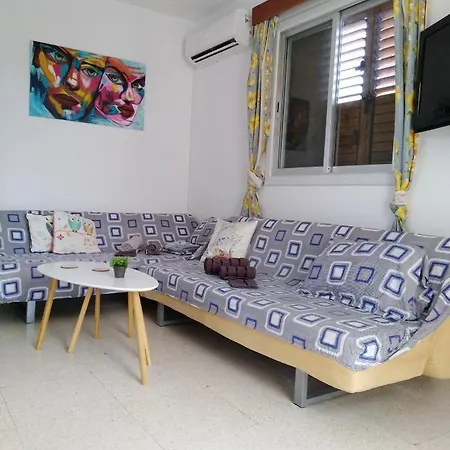 Larnaca, 1 Bedroom Seaside 公寓