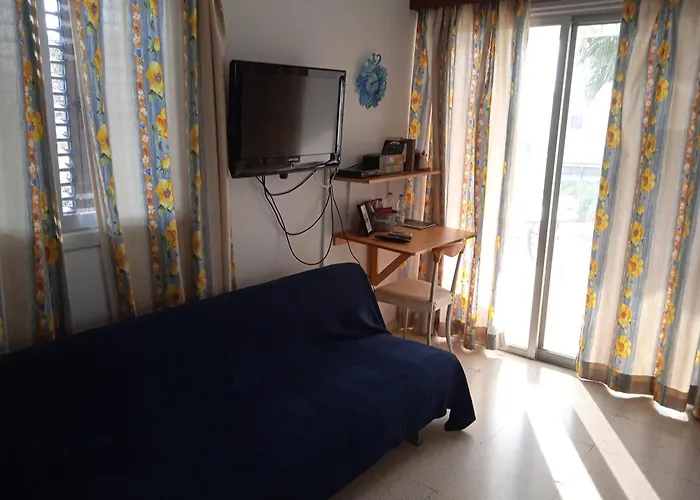 Larnaca, 1 Bedroom Seaside * Perivolia