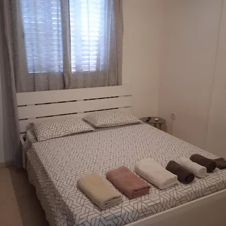 شقة Larnaca, 1 Bedroom Seaside