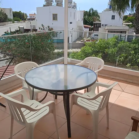 Апартаменты Larnaca, 1 Bedroom Seaside Перволия