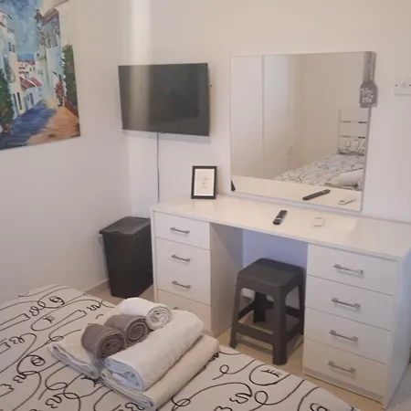 Larnaca, 1 Bedroom Seaside Perivolia
