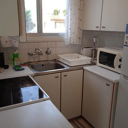 Larnaca, 1 Bedroom Seaside Апартаменты *