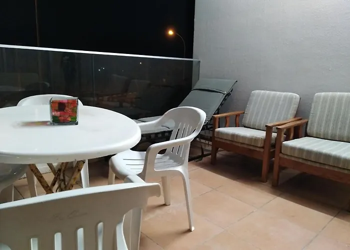 Larnaca, 1 Bedroom Seaside Lägenhet *