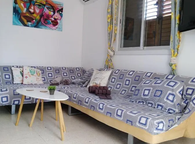 Larnaca, 1 Bedroom Seaside Lägenhet