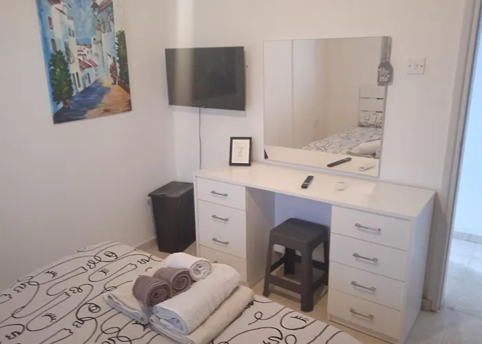 Larnaca, 1 Bedroom Seaside Перволия