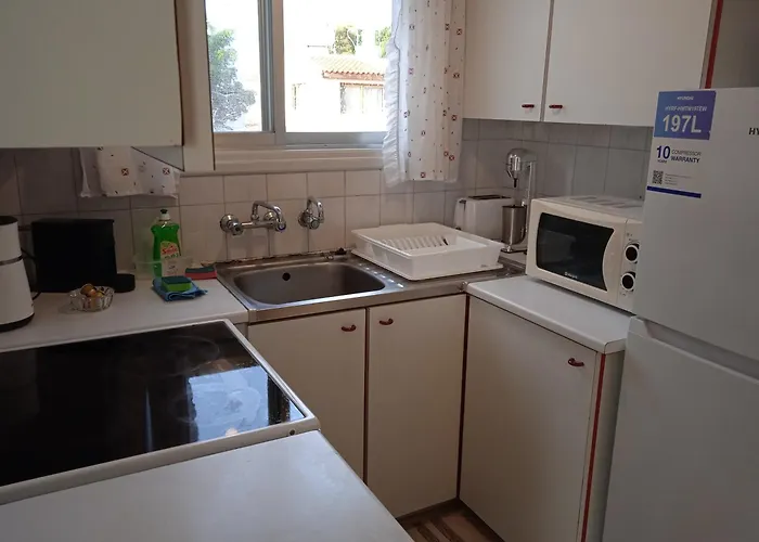 Larnaca, 1 Bedroom Seaside Апартаменты *